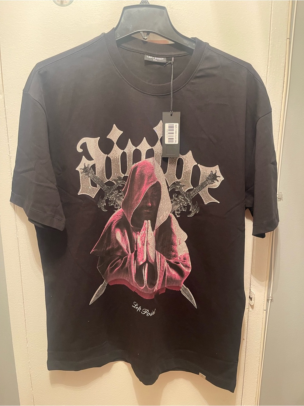 Nwt Men's Black Graphic T-Shirt with Rhinestones Size 3xl but runs small=as 2xl